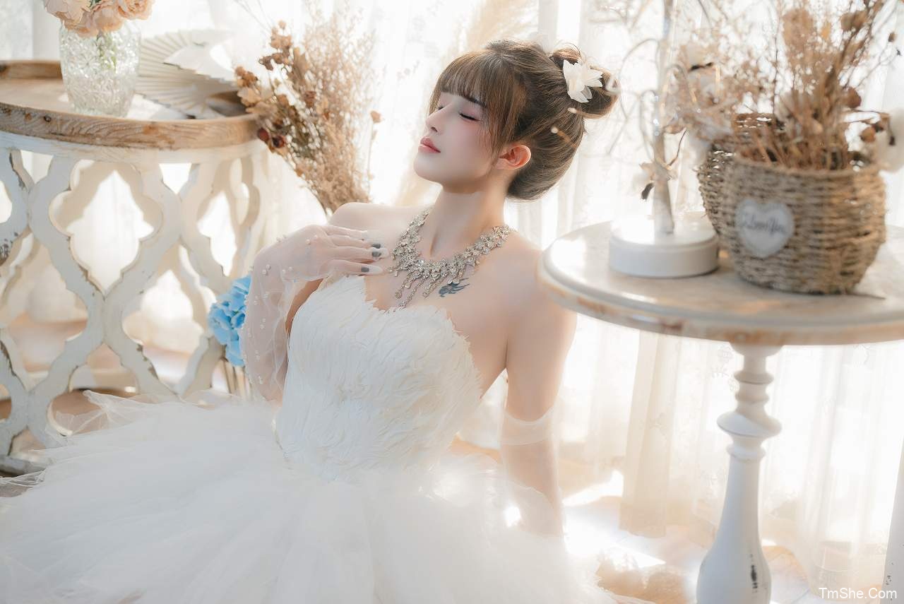 「鹿八岁baby」视图 – 梦幻芭蕾(74P/2V/635MB)