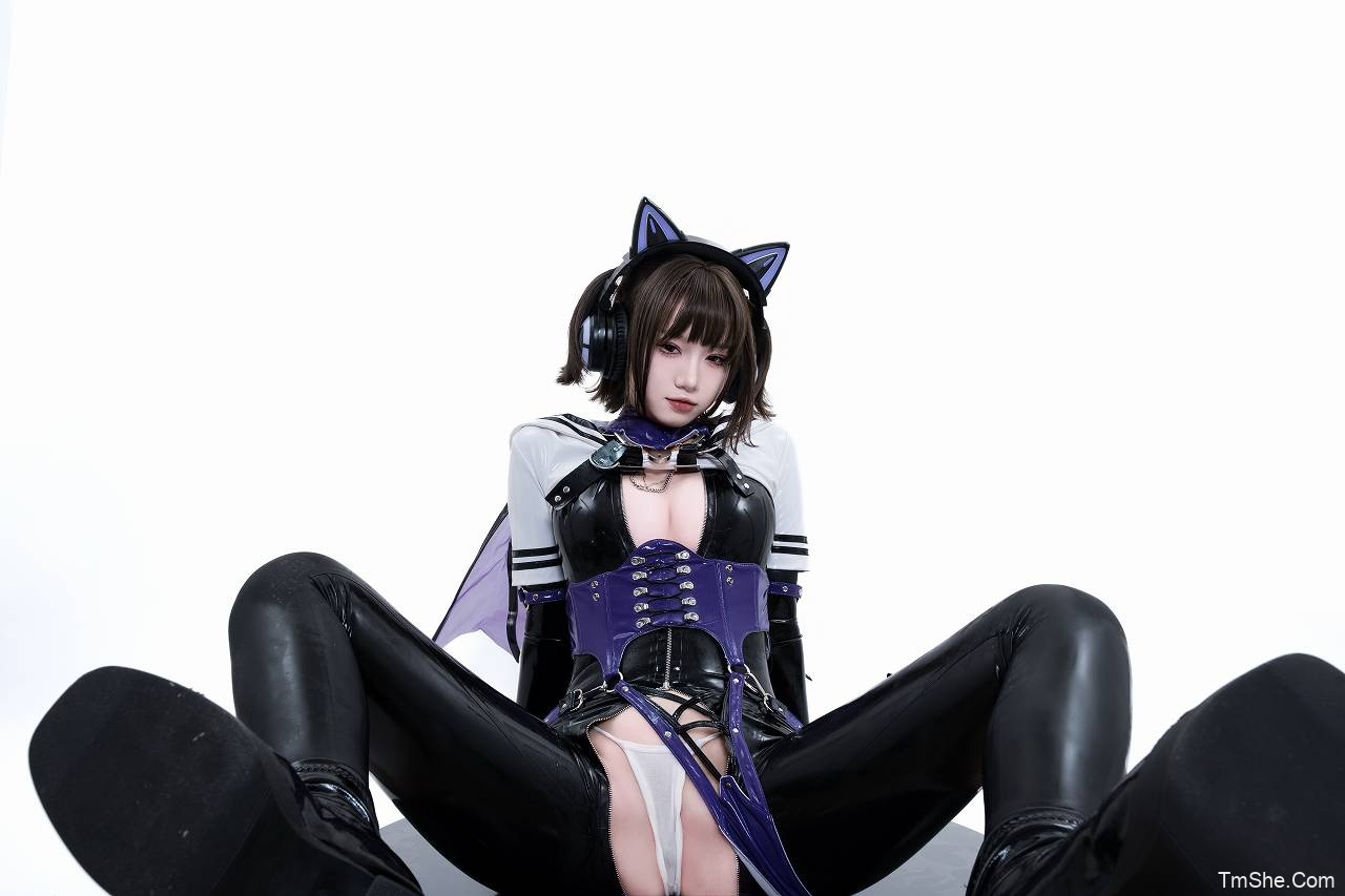 「柒柒要乖哦」摄影素材 – 胶衣猫耳娘(78P/689MB)