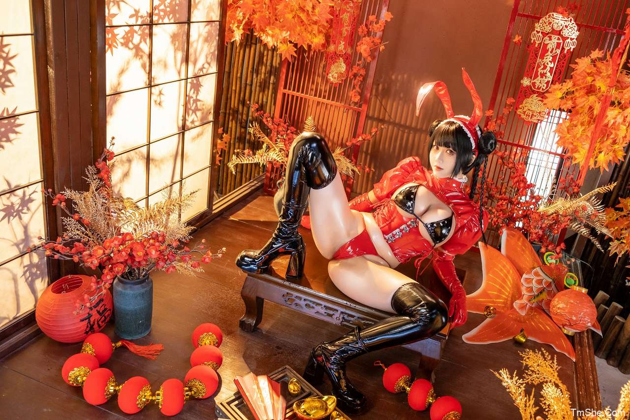 「izumi泉桃子」贺岁红兔 – 完全体(186P/1.39GB)