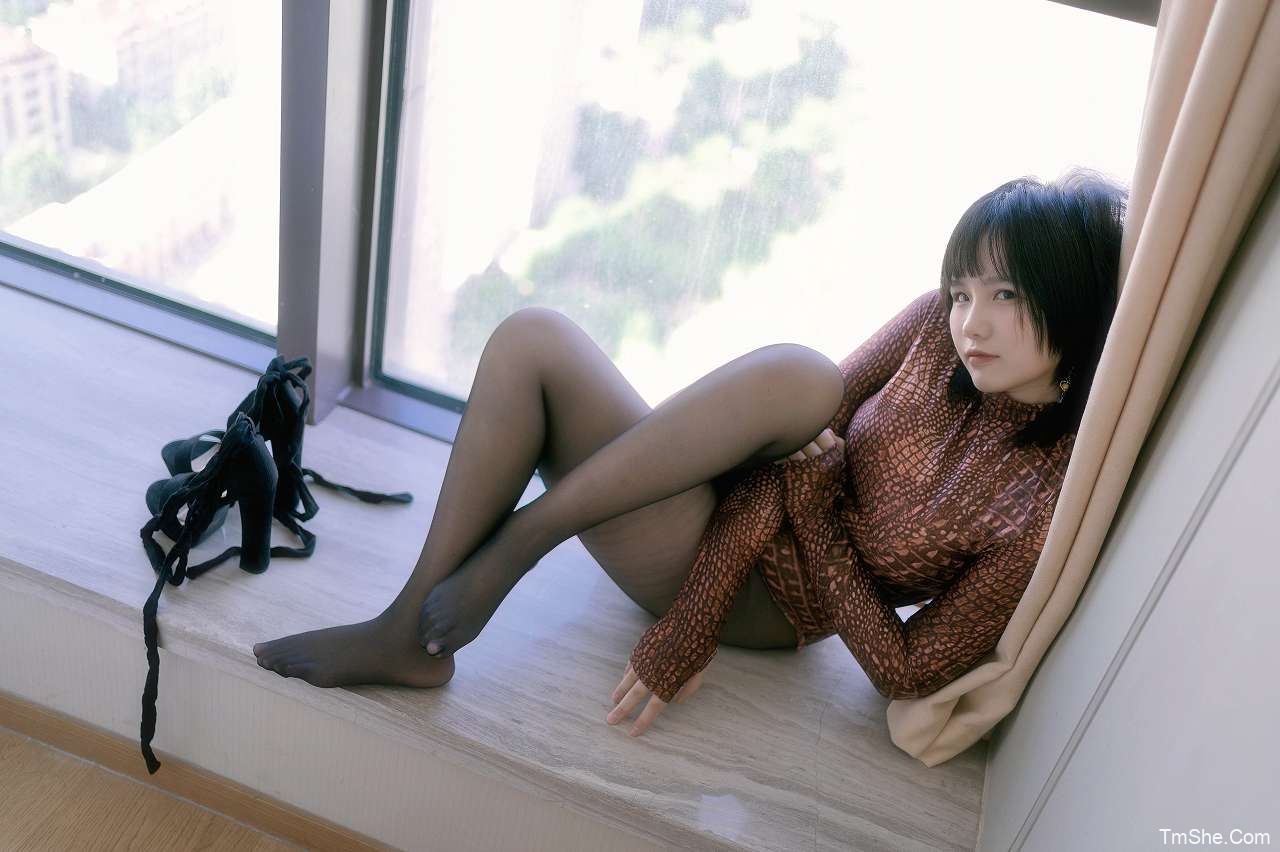 「阿半今天很开心」绘画素材 – 蟒纹嗨丝(27P/570MB)