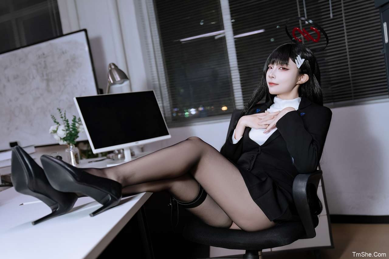 「二佐Nisa」调月莉音 – 原皮 礼服(30P/1V/1.3GB)