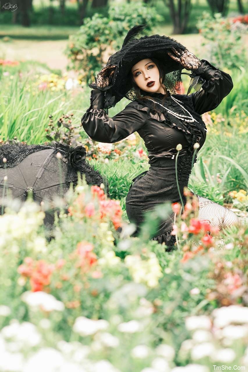 「皮皮奶可可爱了」舰长 哥特未亡人1.0 - 含自拍包(53P/3V/1.05GB)-图萌社