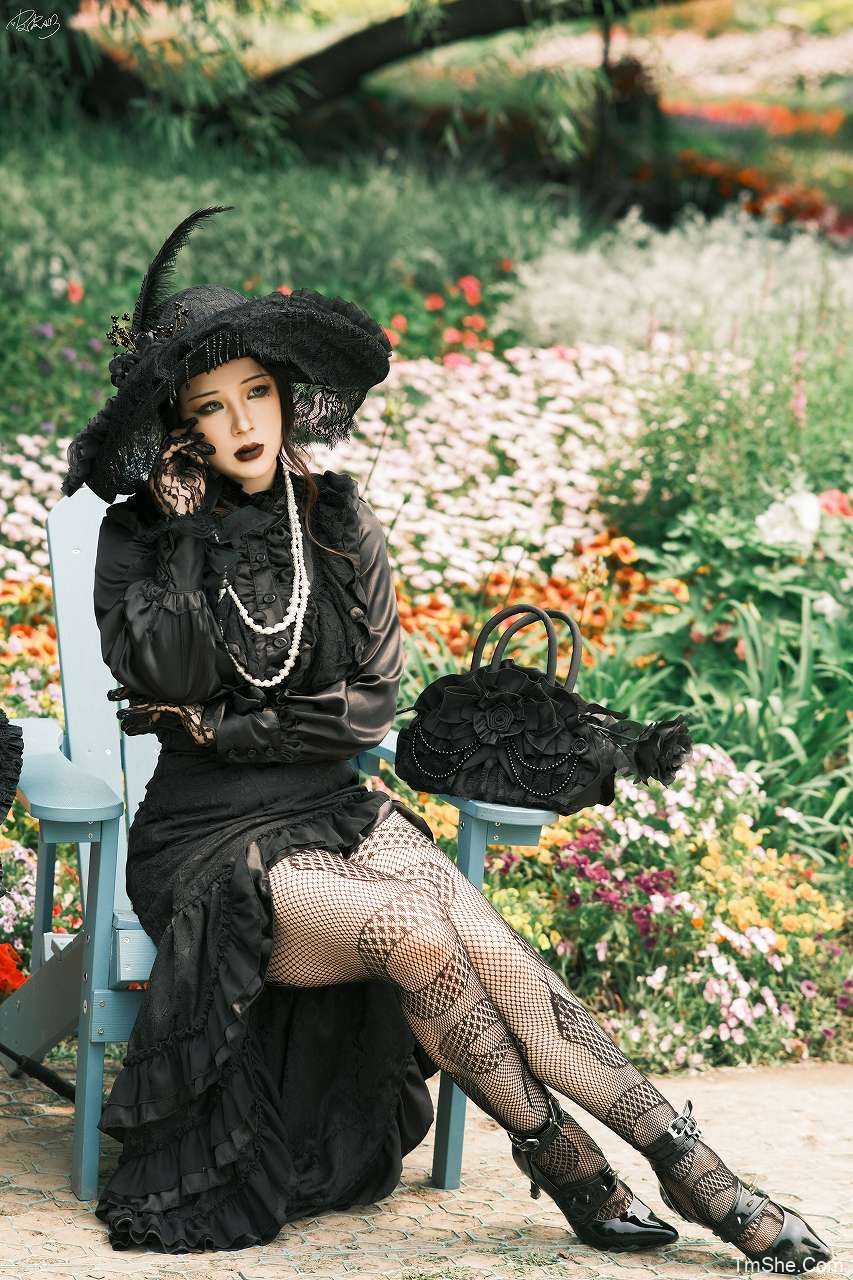 「皮皮奶可可爱了」舰长 哥特未亡人1.0 - 含自拍包(53P/3V/1.05GB)-图萌社