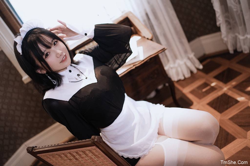 「阿半今天很开心」电子素材 – 白丝女仆(46P/1.47GB)