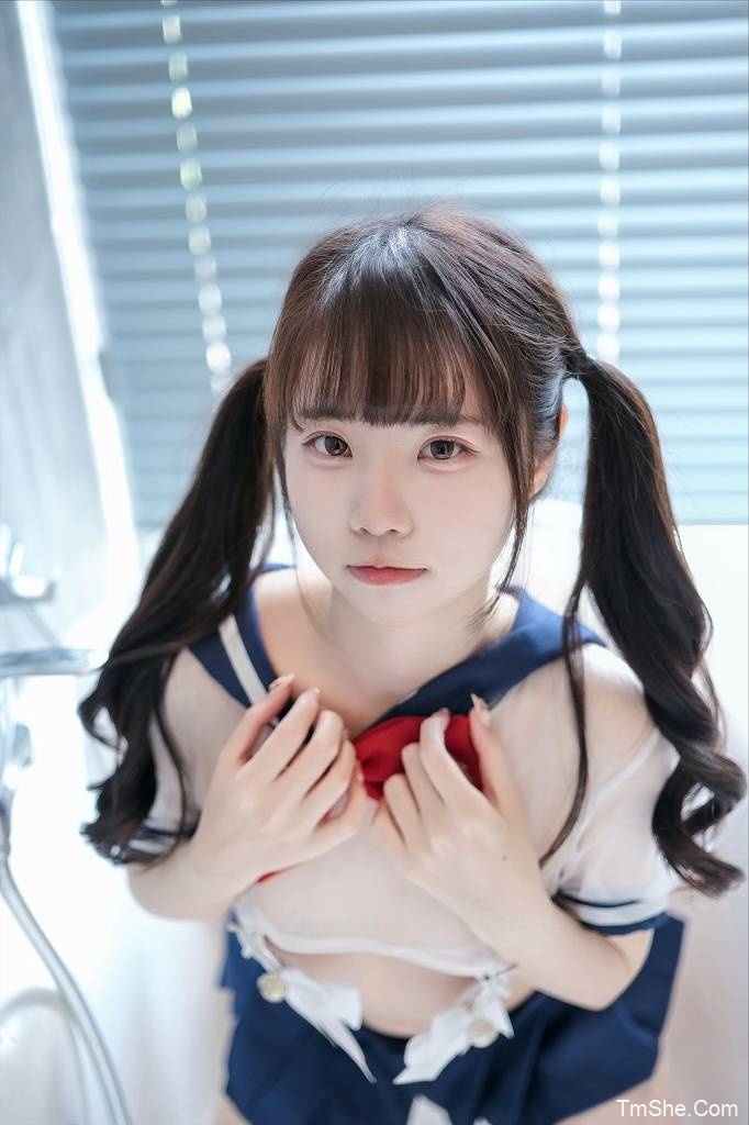 「可可小白兔」电子素材 – 透明学生服(64P/368MB)-图萌社