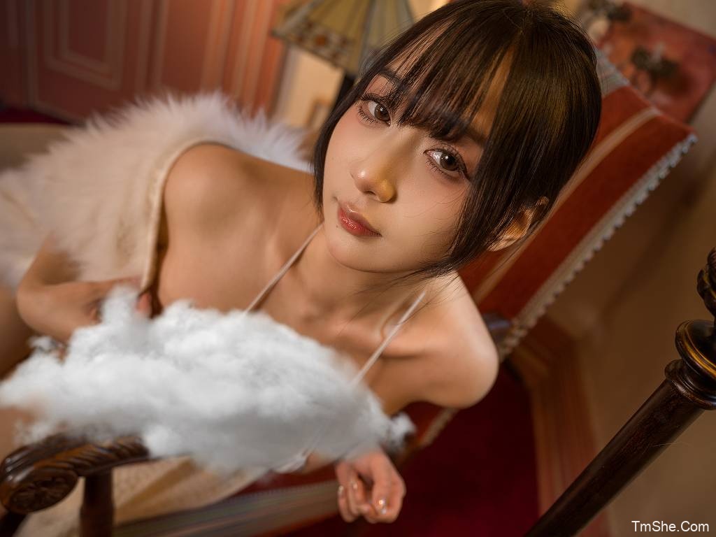 「浅安安」电子素材 – 《甜梦》(81P/2V/4.07GB)