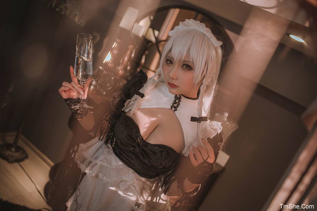 「是一只熊仔吗」绘画素材 – AZurLane 熊叽赫敏(30P/143MB)