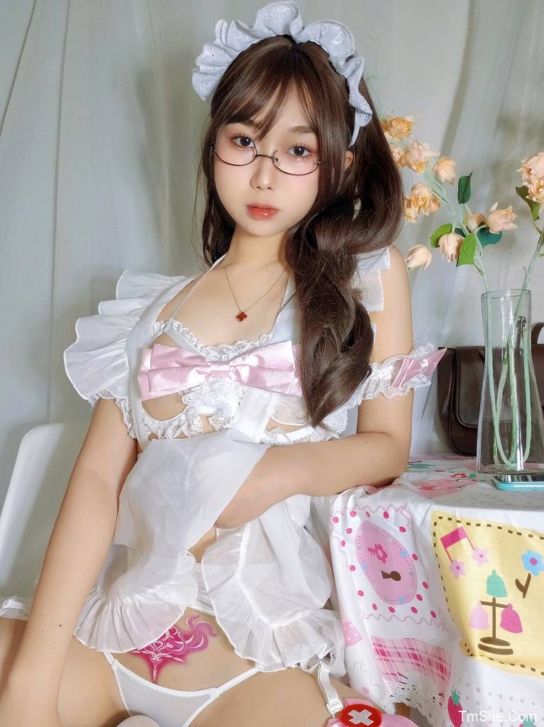 「小泉学姐」电子素材 – 白丝 视图(54P/1V/795MB)-图萌社