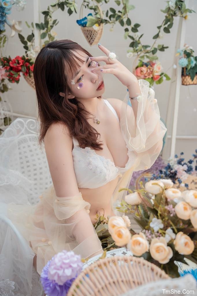 「魅瞳Meroko」绘画素材 – 花房姑娘(44P/650MB)-图萌社